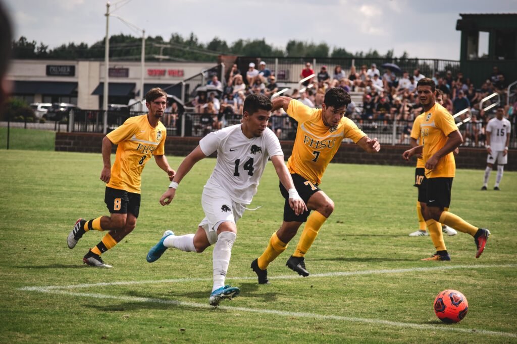 NCAA vs NAIA vs NJCAA: Which One Is Right for You?